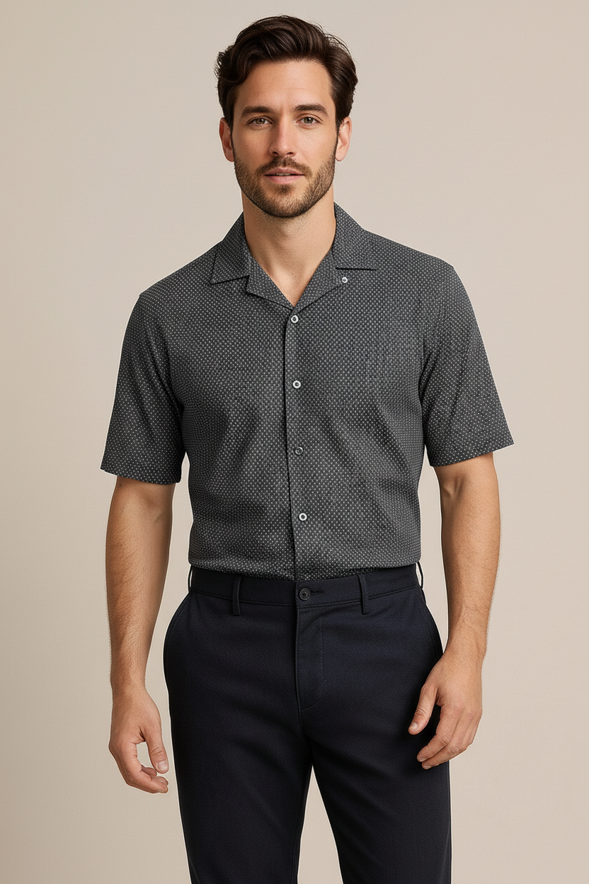 Men’s Short-Sleeve Dark Grey Printed Cuban Collar Shirt – Lightweight Casual Button-Up for Summer & Smart-Casual Wear
